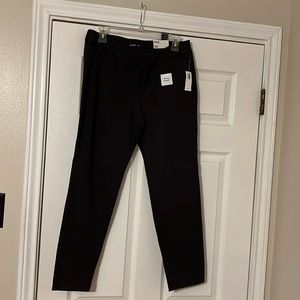 Old Navy ankle length Pixie pants - size 10. Dark grey.
